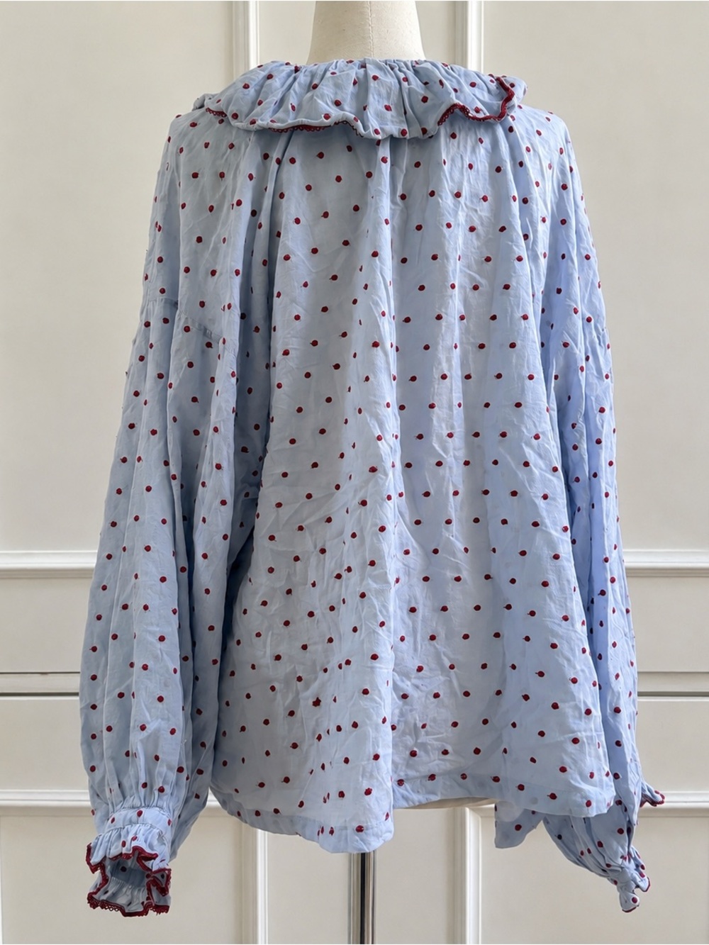 DÔEN Jemma Top in Azure Swiss Dot - Medium - Picture 4 of 5